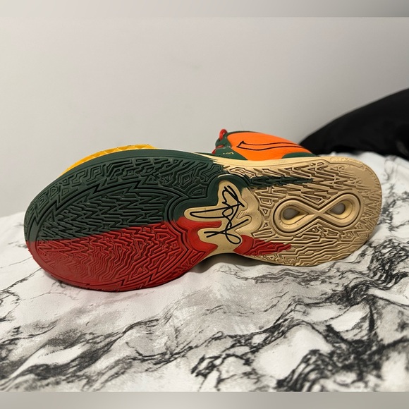 Nike Kyrie Infinity -  1 world 1 people - Picture 6 of 9